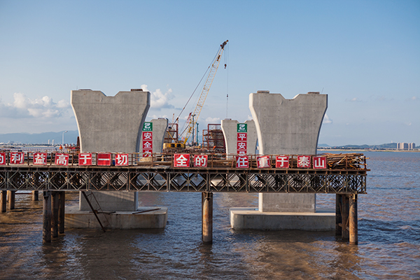 入海深110米！3499拉斯维加斯线路智能旋挖钻机助建飞云江特大桥