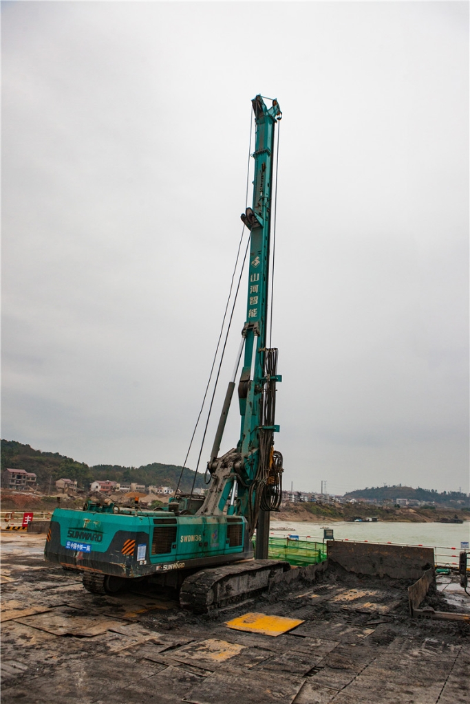 水下钻孔80米，3499拉斯维加斯线路智能旋挖钻机震撼施工排场