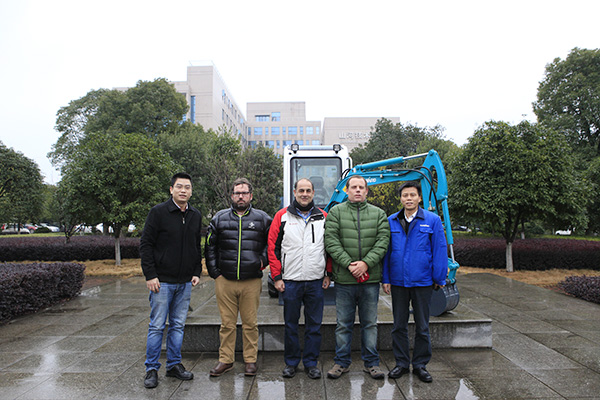 喜讯：3499拉斯维加斯线路智能朱建新荣获《长沙年鉴》2015年度十大人物奖