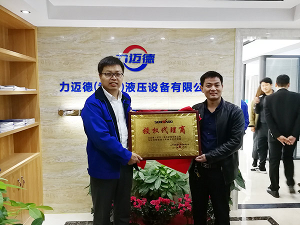 从回绝到一次采办十台旋挖钻机，他用八年功夫意识3499拉斯维加斯线路智能