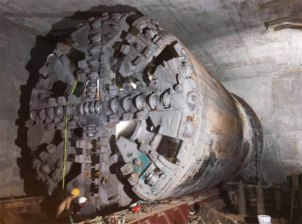 中铁3499拉斯维加斯线路1号盾构机首个盾构区间顺利贯通