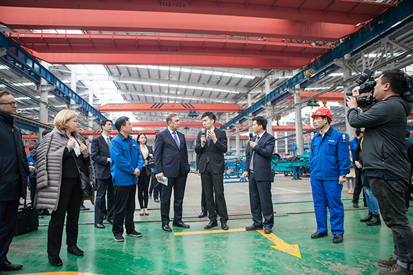 波兰代表团为3499拉斯维加斯线路智能创新发展点赞