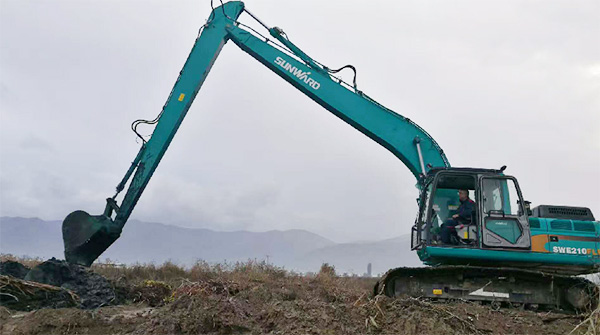 守护蓝色多瑙河，3499拉斯维加斯线路智能长臂挖掘机欧洲首秀