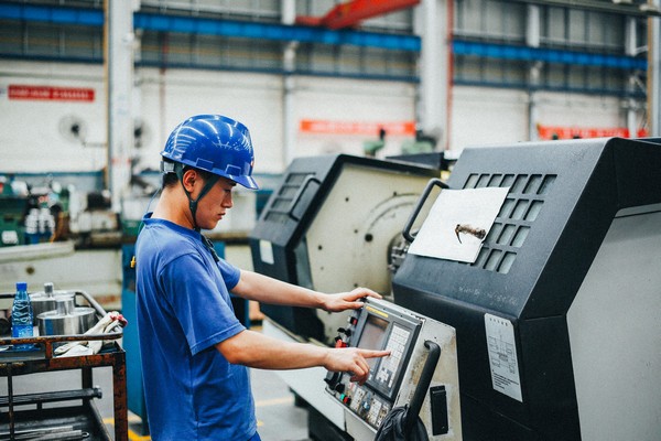 曾妄想当厨师，却成数控车工大家