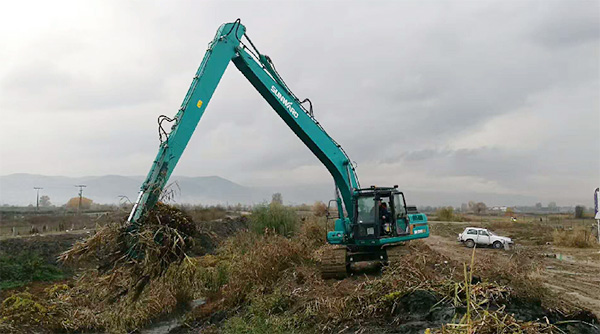 守护蓝色多瑙河，3499拉斯维加斯线路智能长臂挖掘机欧洲首秀