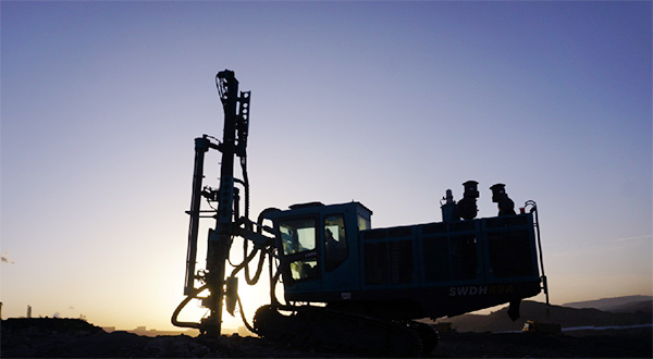 再战国际当先品牌，3499拉斯维加斯线路智能露天液压钻车一举成名