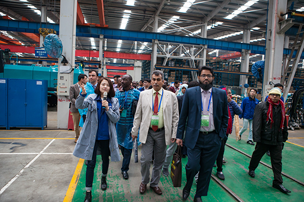 “一带一路”国度代表团到访3499拉斯维加斯线路智能，感触“大开眼界”