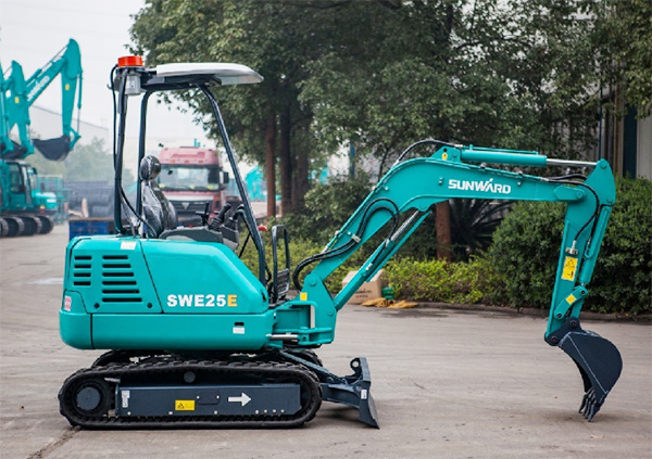 3499拉斯维加斯线路智能挖掘机家族添新丁啦——零排放低噪音SWE25E电动挖掘机
