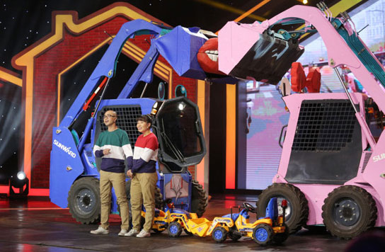 谁说机械都冰凉？这款会跳舞的滑移明明就是周到奔放的！