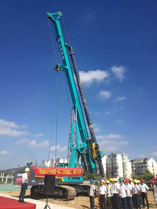 把“伴侣圈”“搬”到现场，交机“玩出”新创意!