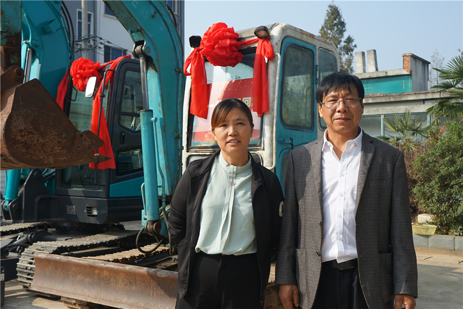 服役15年，超过20000幼时！元老级挖机接“回家”！