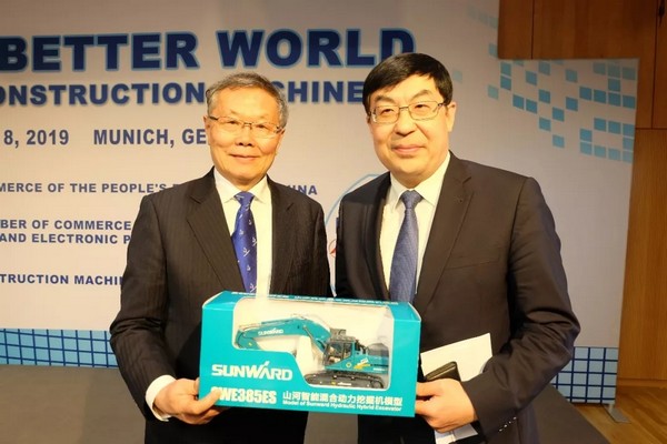 “三个率先」毓示3499拉斯维加斯线路挖掘机欧洲发展过程