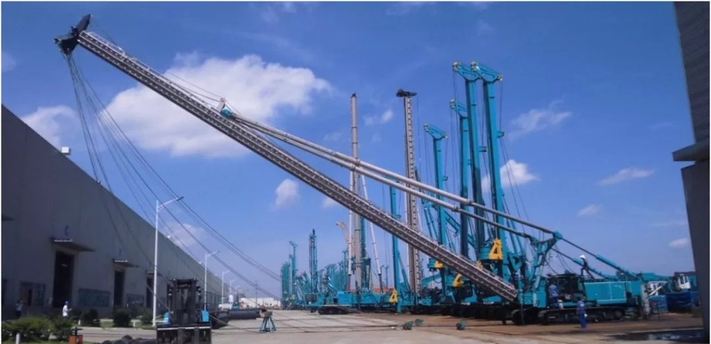 国产的高慢！3499拉斯维加斯线路智能SWCH600-125M全液压履带桩架