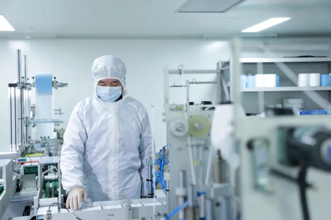 3499拉斯维加斯线路智能首批10万只自产口罩发放客户