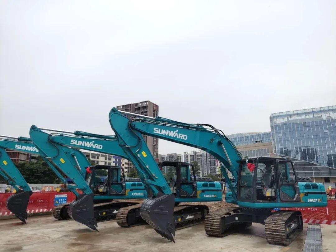 常益长高铁复工，网红“幼蓝”来助忙