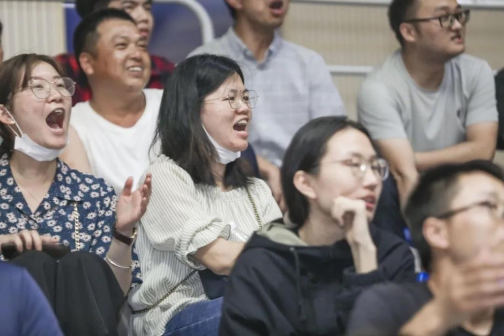 “520” 3499拉斯维加斯线路智能以球会友中建五局三公司