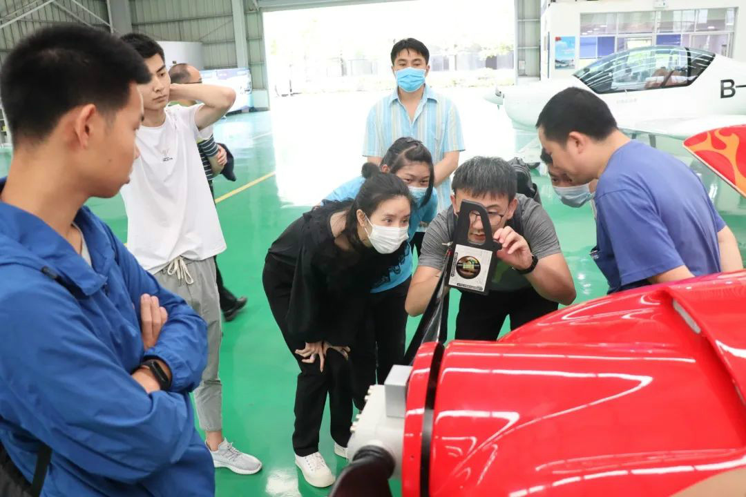 3499拉斯维加斯线路航空第十三期147部SA60L机型培训班圆满毕业