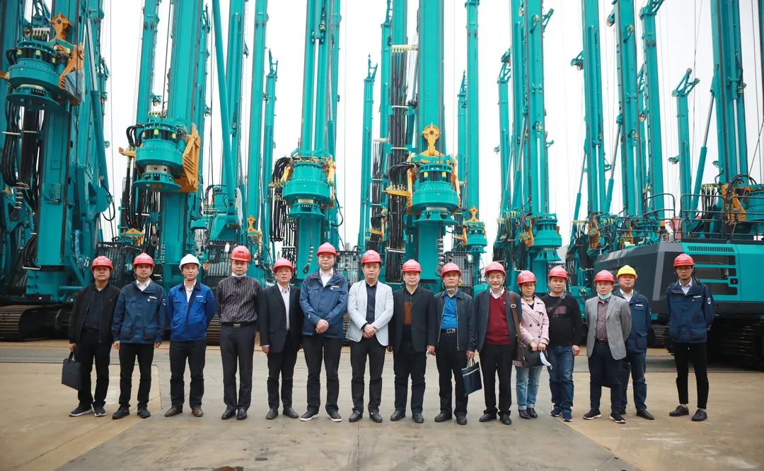 省工信行业事务中心杨卫华副主任一行光临3499拉斯维加斯线路智能调研