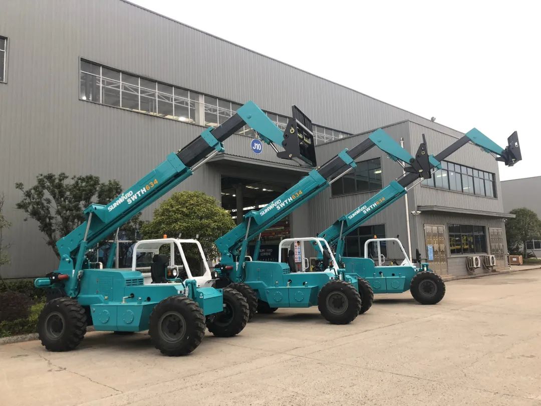 3499拉斯维加斯线路智能新品叉装车批量下线发往美国