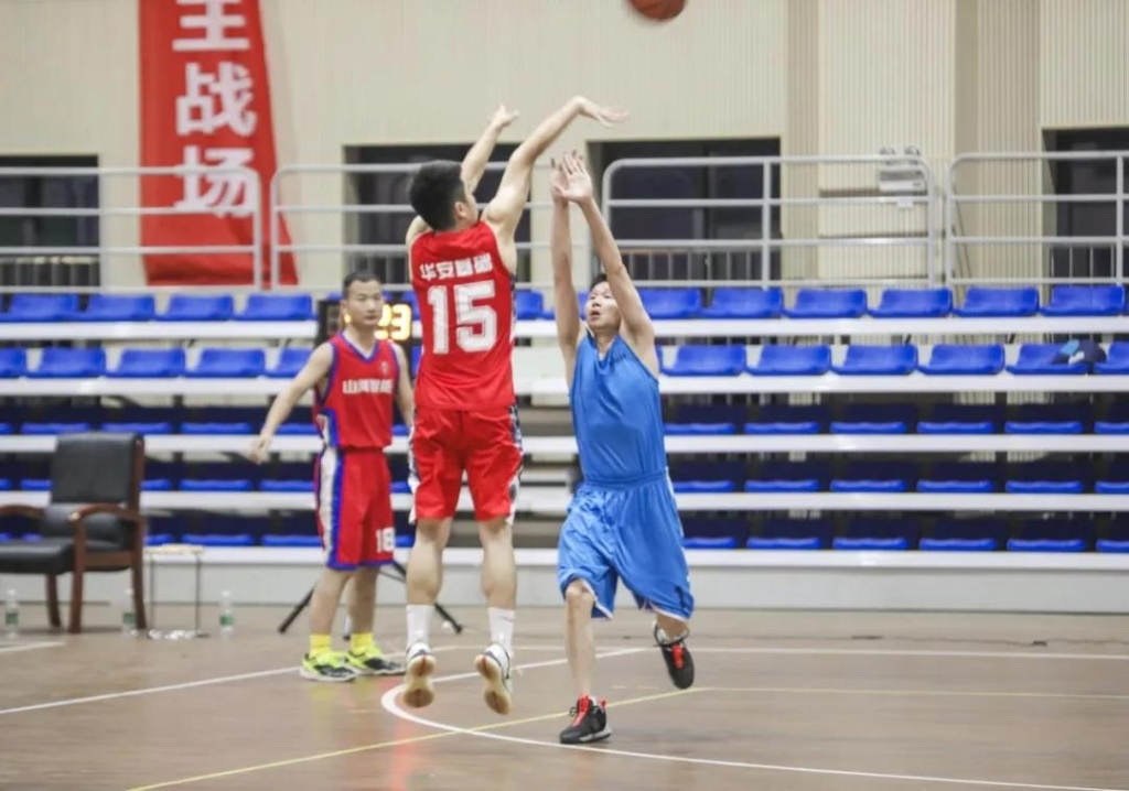 “520” 3499拉斯维加斯线路智能以球会友中建五局三公司