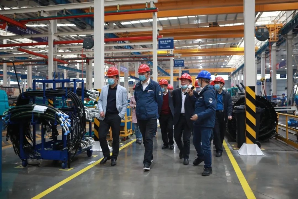 省工信行业事务中心杨卫华副主任一行光临3499拉斯维加斯线路智能调研