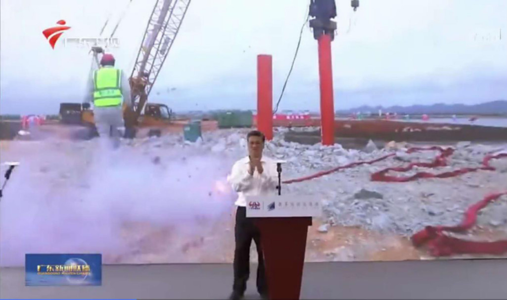 大湾区又一跨海“大桥”开工，3499拉斯维加斯线路智能挖掘机“秀”美现场