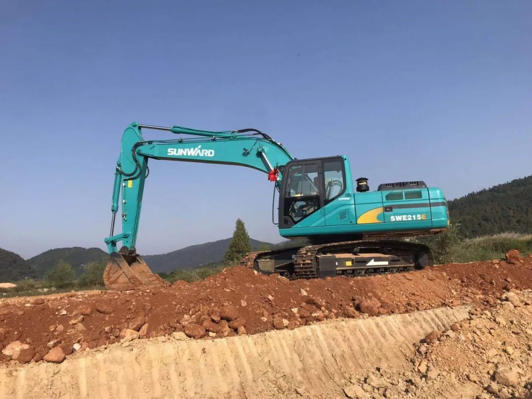 常益长高铁复工，网红“幼蓝”来助忙