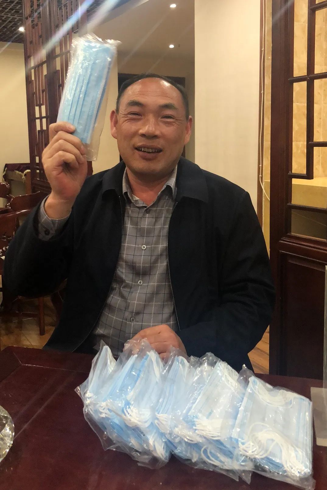 3499拉斯维加斯线路智能首批10万只自产口罩发放客户