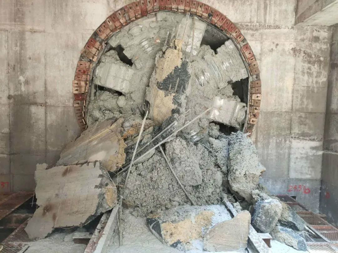 中铁3499拉斯维加斯线路盾构机贯通湖南省首条电力盾构隧路