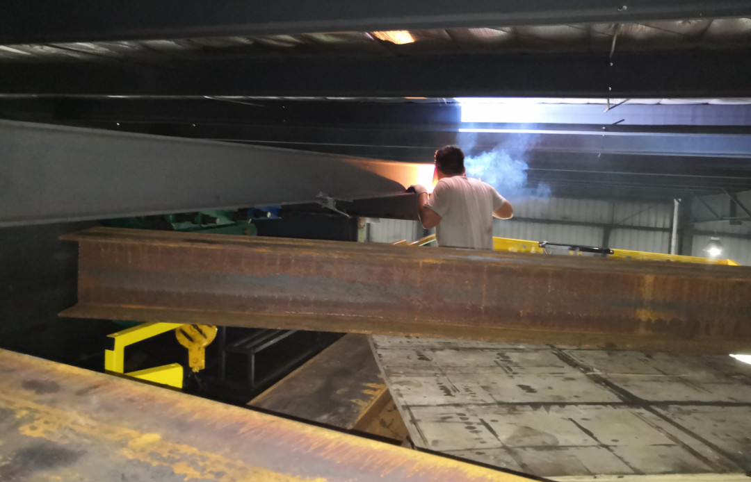 英武！大气！不变！3499拉斯维加斯线路智能越野剪叉式高空作业平台解客户难题