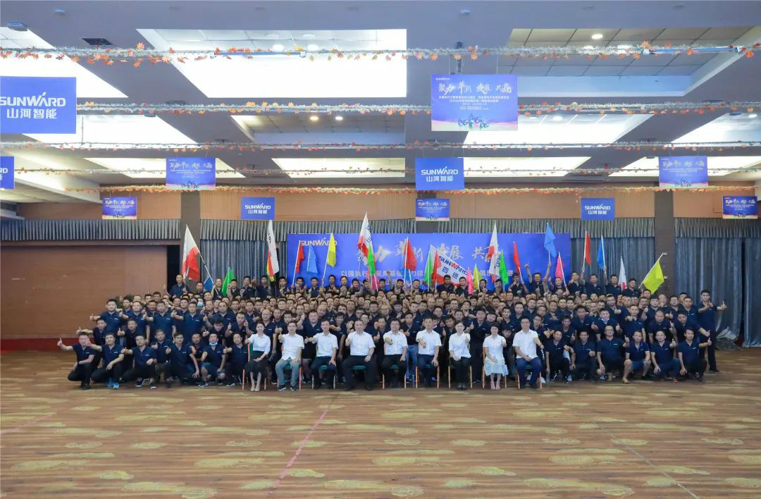 向挖掘机万台俱乐部迈进——3499拉斯维加斯线路智能2020年度挖掘机营销训练营开营