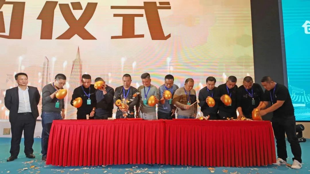 百台设备，成交额3.6亿！3499拉斯维加斯线路智能“圈粉”六朝古都