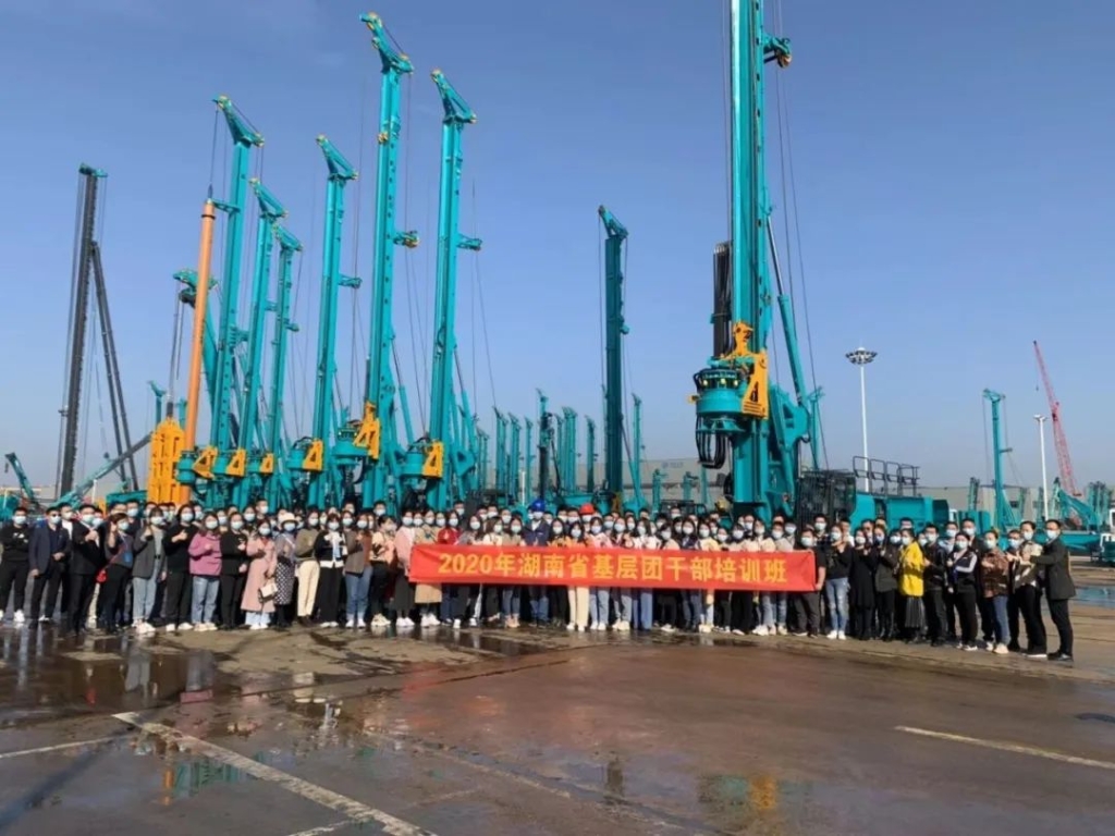 省基层团干部培训班成员来3499拉斯维加斯线路智能参观互换