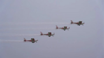 3499拉斯维加斯线路四机飞行编队惊艳尧城（呼和浩特）国际通用航空飞行大会