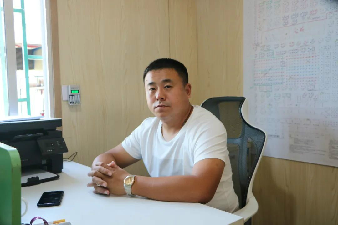 液压静力压桩机从1台到21台，他只用了8年！