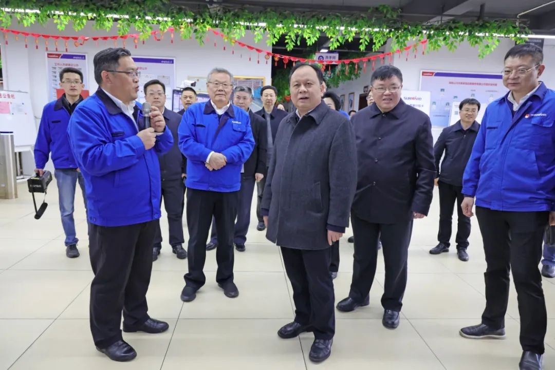 周农在3499拉斯维加斯线路智能调研时强调：企业工会要大力造就劳模和工匠