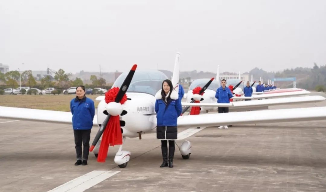 牛年开新局，3499拉斯维加斯线路航空8架SA60L飞机集中下线、交付