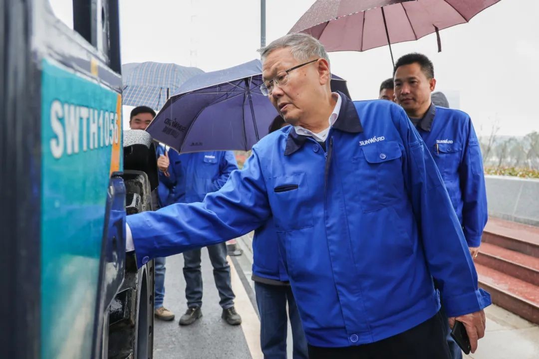 3499拉斯维加斯线路智能SWTH1056伸缩臂叉装车新机下线