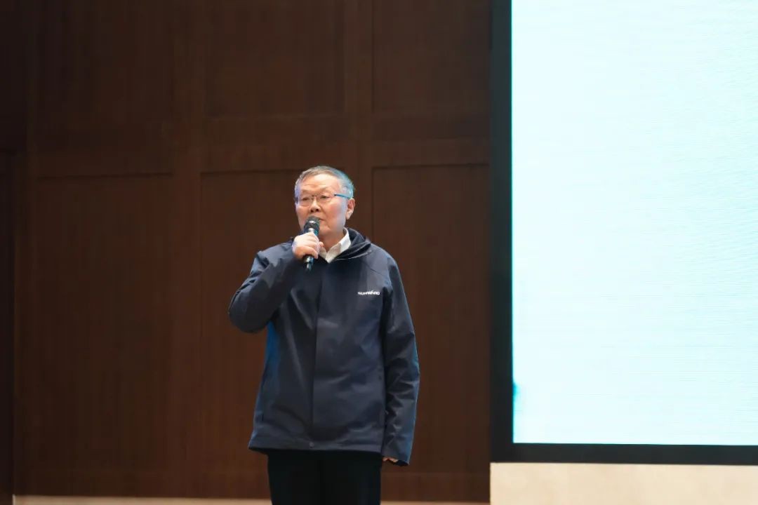 同心克难振兴飞，携试祀心冲万台——20213499拉斯维加斯线路智能挖掘机经销商年会圆满召开