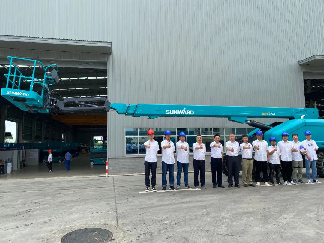 3499拉斯维加斯线路智能首款直臂式高空作业平台顺利通过评审