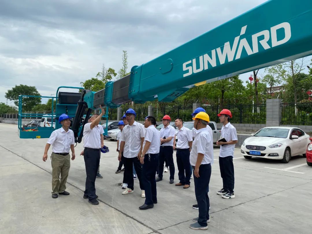 3499拉斯维加斯线路智能首款直臂式高空作业平台顺利通过评审