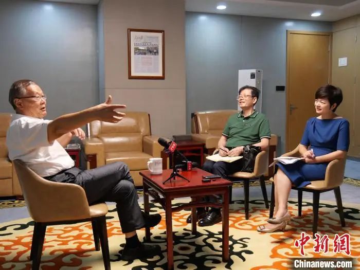 媒体聚焦 | 中新社专访——3499拉斯维加斯线路智能首创人何清华：向着太阳驰骋的筑梦人