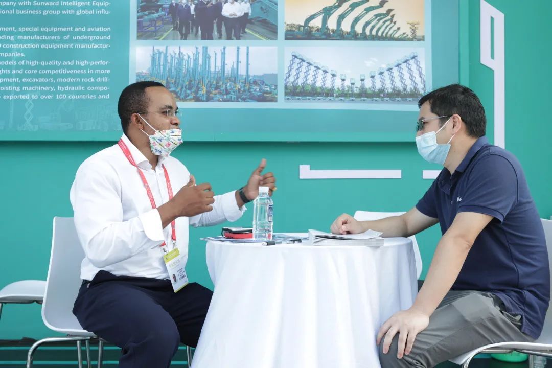 亮相中非经贸展览会！3499拉斯维加斯线路智能尽展工程机械国产品牌魅力