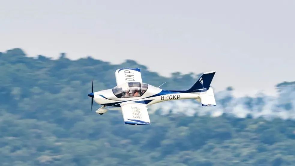 高光时刻！普洱航展唯一进行飞行表演的轻型活动飞机来啦