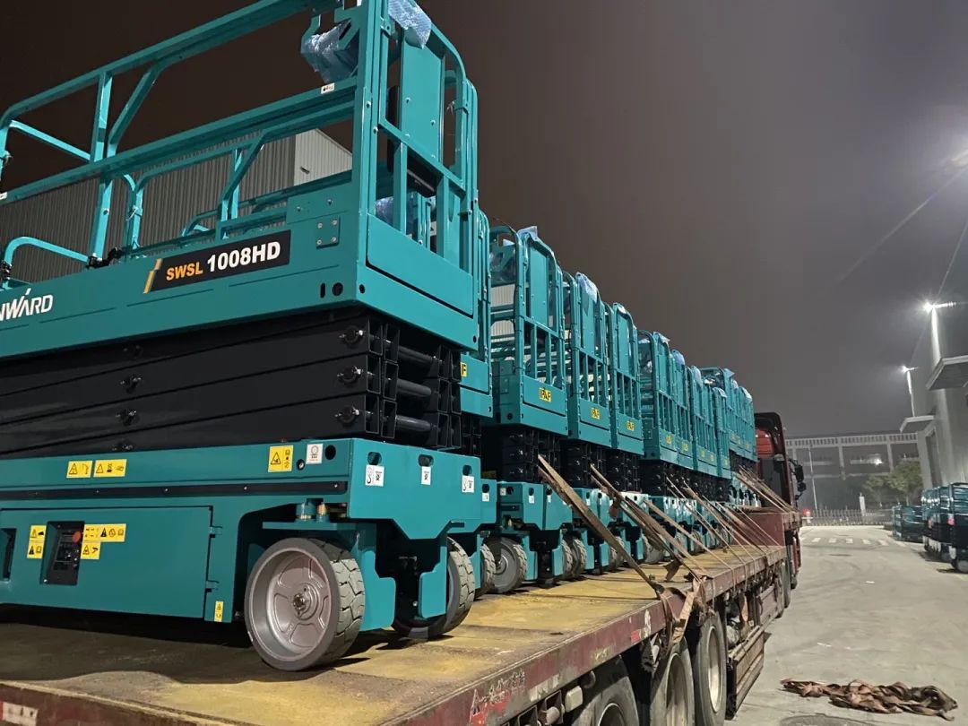 创下单日最高发货量纪录！3499拉斯维加斯线路高机设备集中发货