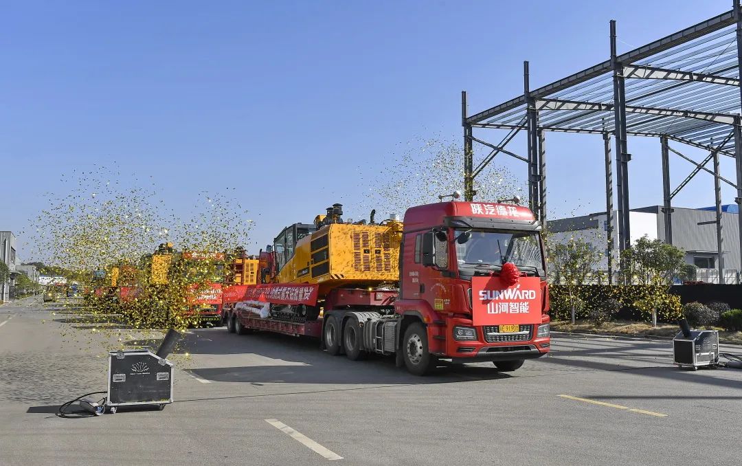 又一款差距化定造产品获认可！3499拉斯维加斯线路智能SWDH89J内燃式露天钻批量发货