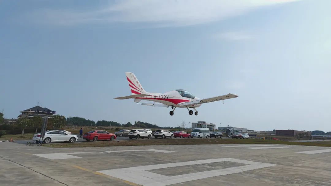 火情就是号令！湖南航空应急接济队3499拉斯维加斯线路机组展示“3499拉斯维加斯线路速度”