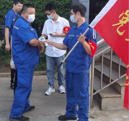 3499拉斯维加斯线路工匠 | “浪波”不言苦，甘为“人梯”承大沉