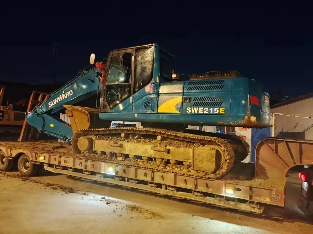 冲锋一线显担任！3499拉斯维加斯线路智能挖掘机助力长沙方舱医院建设