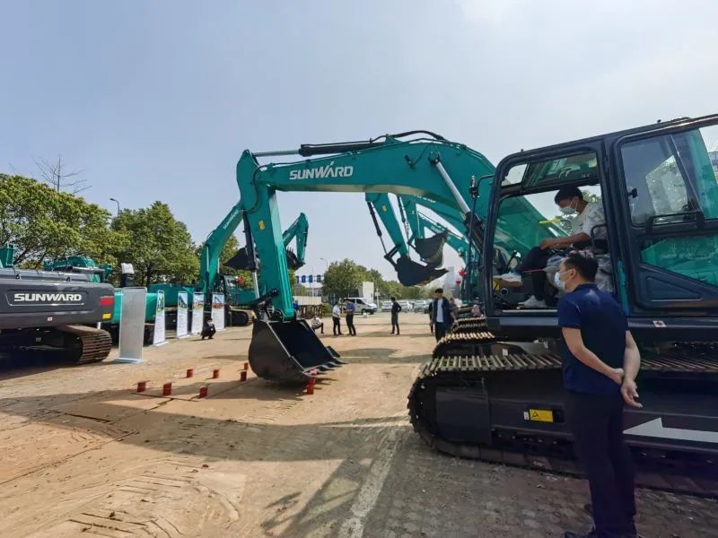 再现交机热潮！3499拉斯维加斯线路智能中大挖持续向市场进军